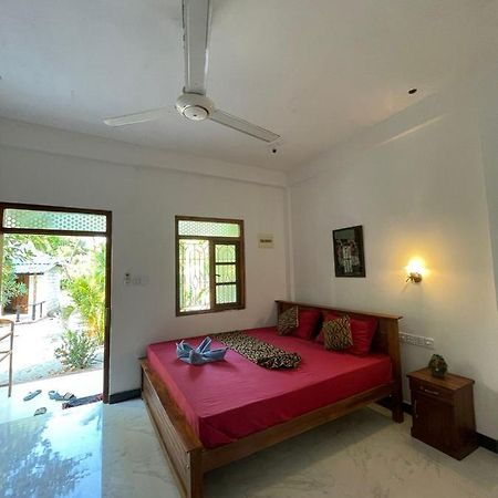 Hotel ubay guest&restaurant à Trincomalee Extérieur photo