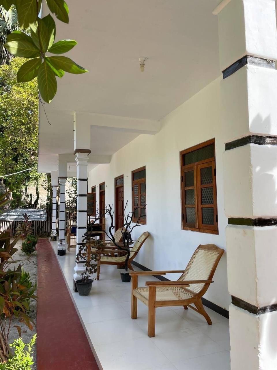 Hotel ubay guest&restaurant à Trincomalee Extérieur photo
