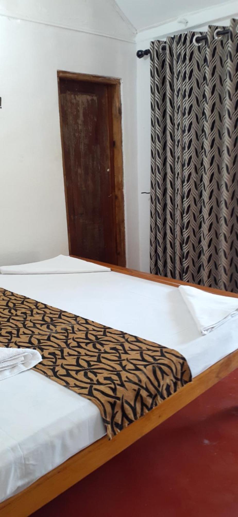 Hotel ubay guest&restaurant à Trincomalee Extérieur photo