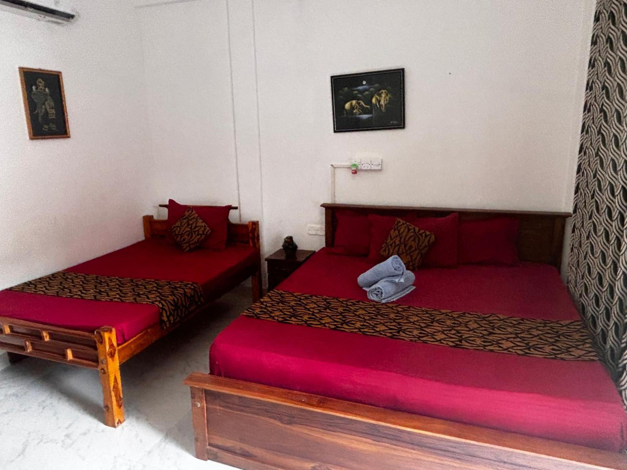 Hotel ubay guest&restaurant à Trincomalee Extérieur photo